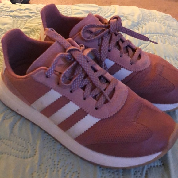 Adidas, hardly worn. - Picture 2 of 2